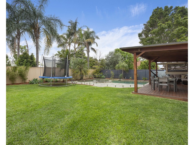 29 Beale Crescent, Peakhurst NSW 2210