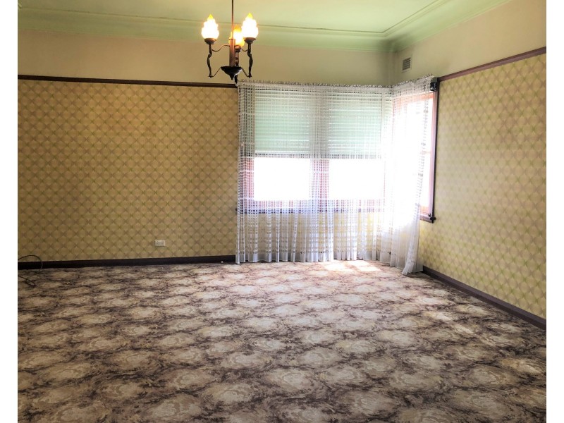 52 Samuel Street, Peakhurst NSW 2210