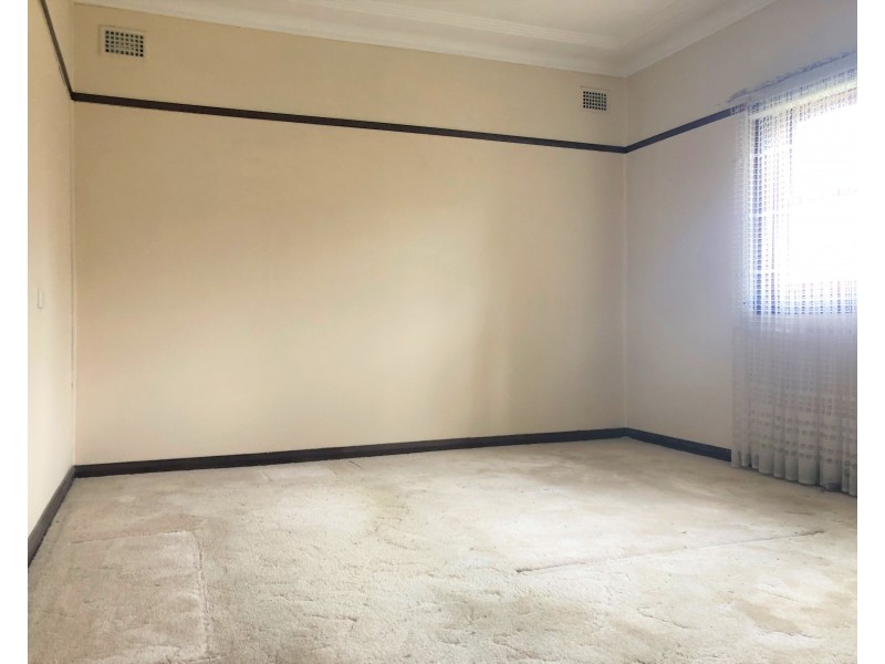 52 Samuel Street, Peakhurst NSW 2210