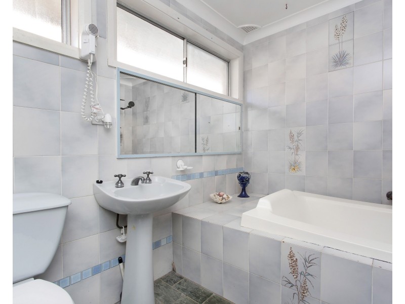 1A Chivers Avenue, Lugarno NSW 2210