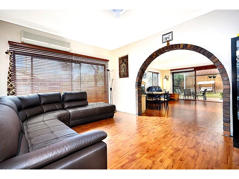 4 Ogilvy Street, Peakhurst NSW 2210