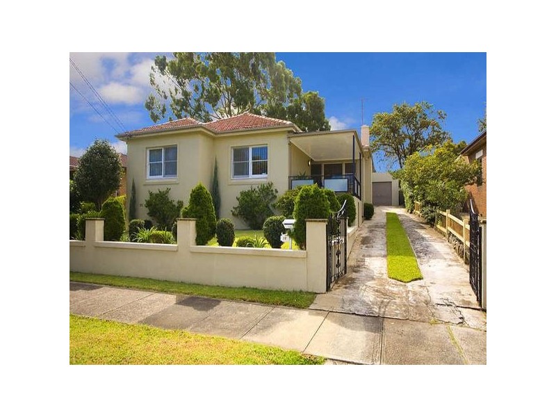 19 Carrington Avenue, Mortdale NSW 2223