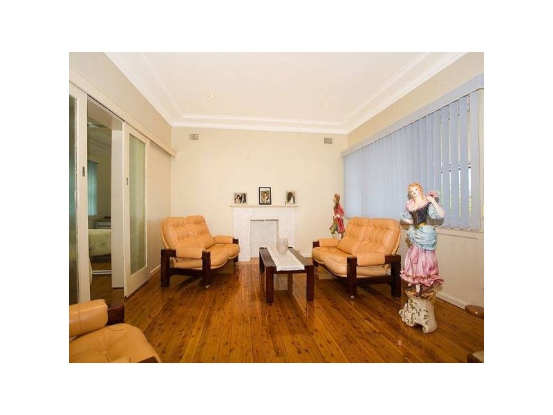 19 Carrington Avenue, Mortdale NSW 2223