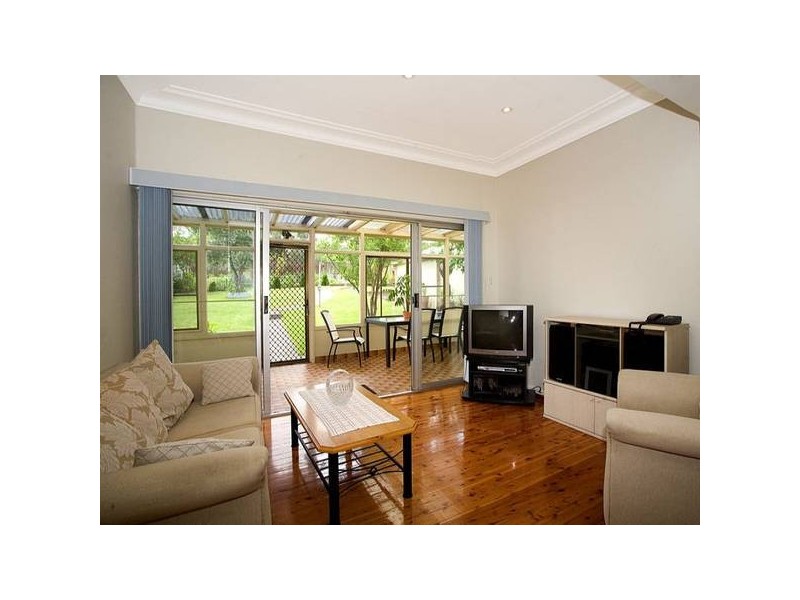 19 Carrington Avenue, Mortdale NSW 2223