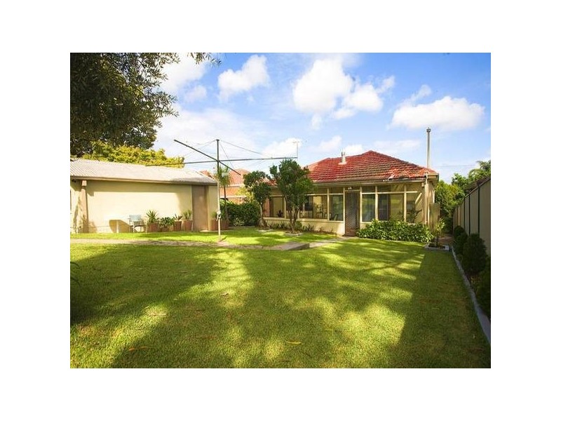 19 Carrington Avenue, Mortdale NSW 2223