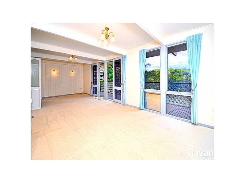 5 Murdock Crescent, Lugarno NSW 2210
