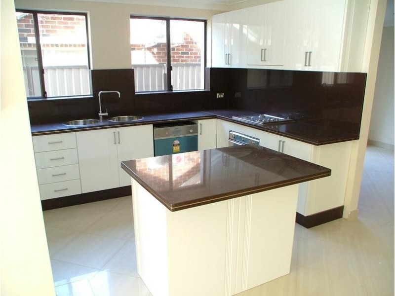 1a Gungah Bay Rd, Oatley NSW 2223