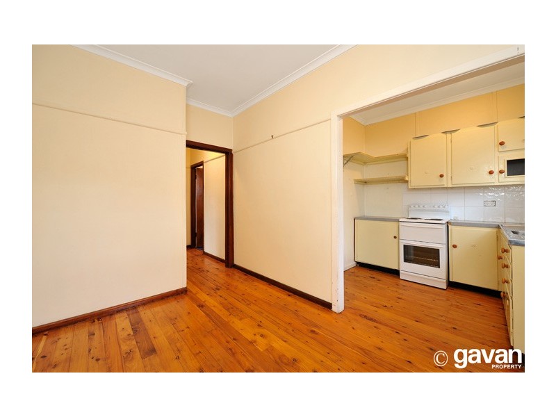 4 Hugh Ave, Peakhurst NSW 2210