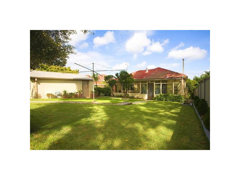19 Carrington Avenue, Mortdale NSW 2223