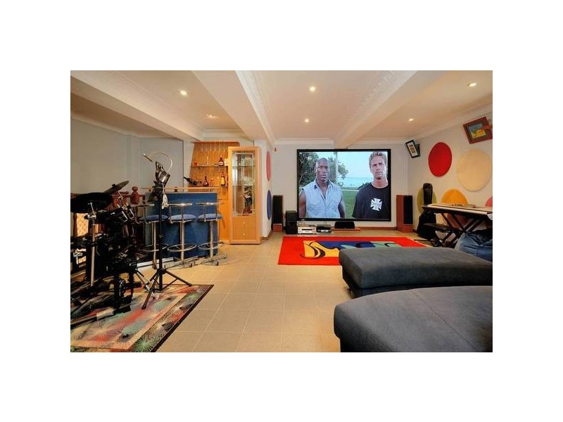 4 Beverley Crescent, Beverly Hills NSW 2209