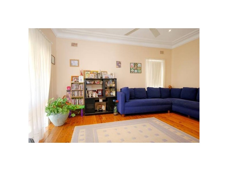 19 Barwon Road, Mortdale NSW 2223