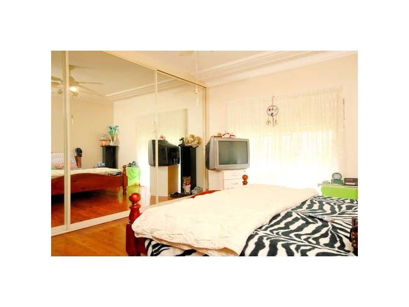 19 Barwon Road, Mortdale NSW 2223