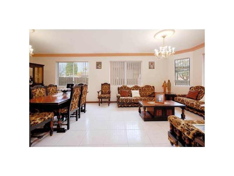 2 Bayswater Avenue, Hurstville Grove NSW 2220