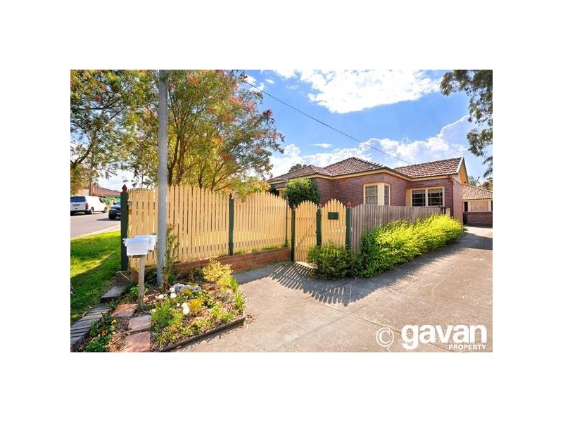 6 Highland Road, Peakhurst NSW 2210