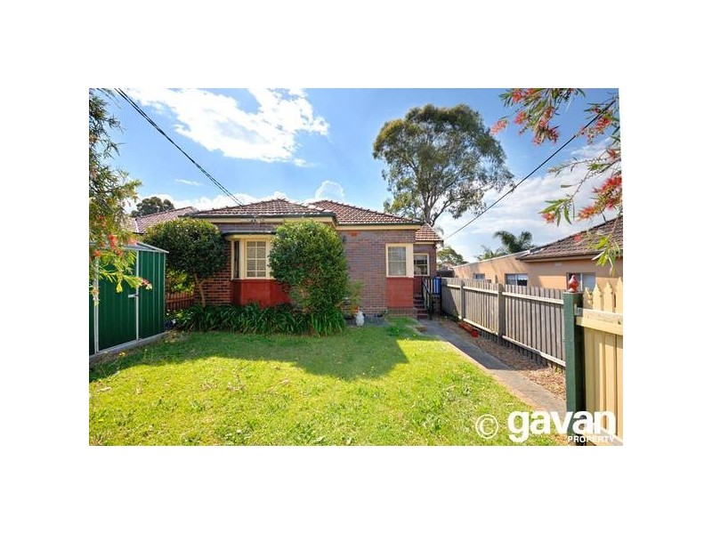 6 Highland Road, Peakhurst NSW 2210