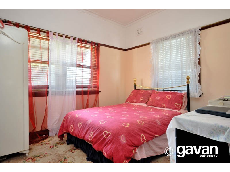 16 Beaconsfield Road, Mortdale NSW 2223