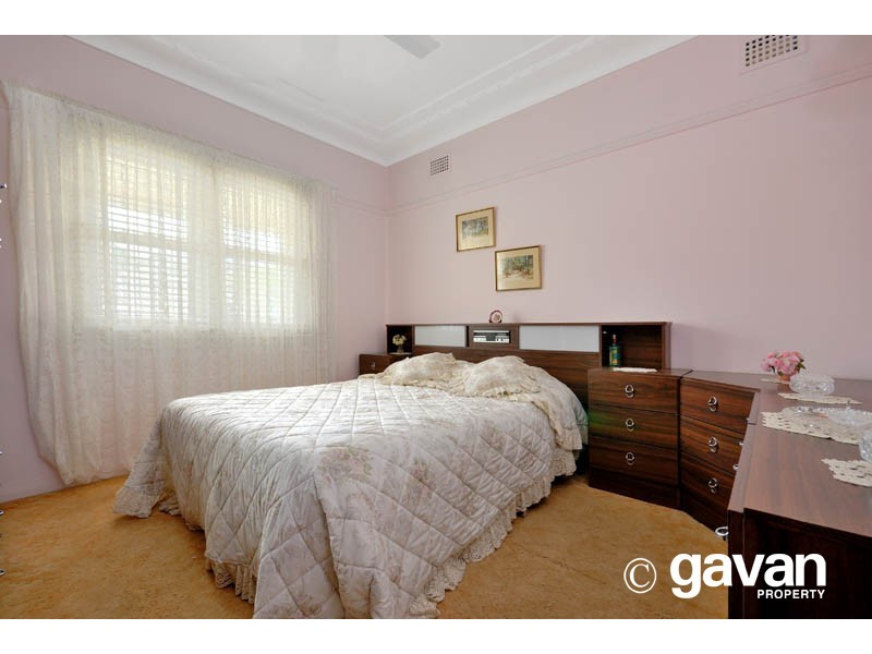 17 Mavis Avenue, Peakhurst NSW 2210