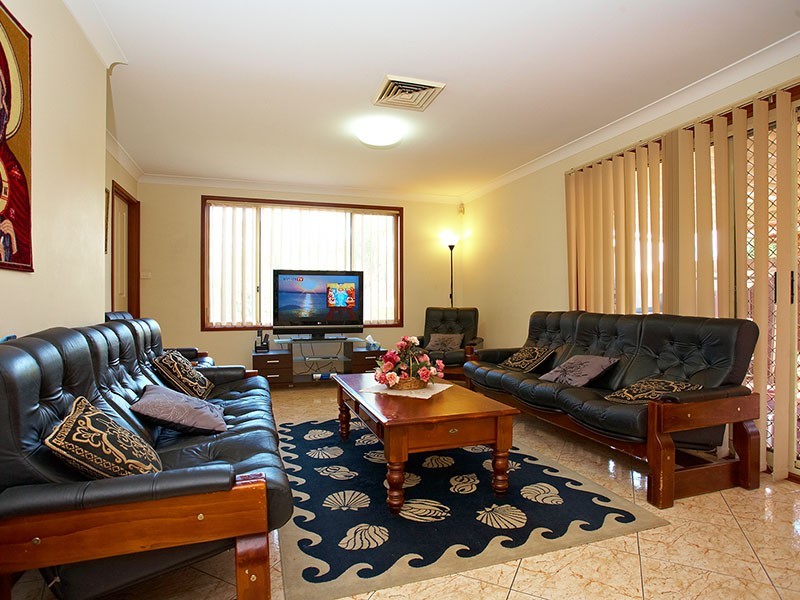 15 Fife Street, Prospect NSW 2148