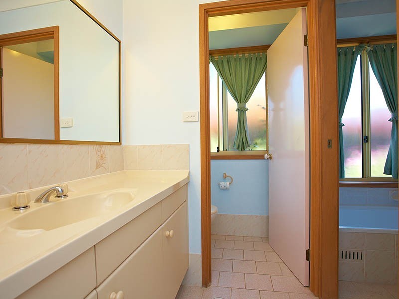 1 Adelaide Grove, Bella Vista NSW 2153