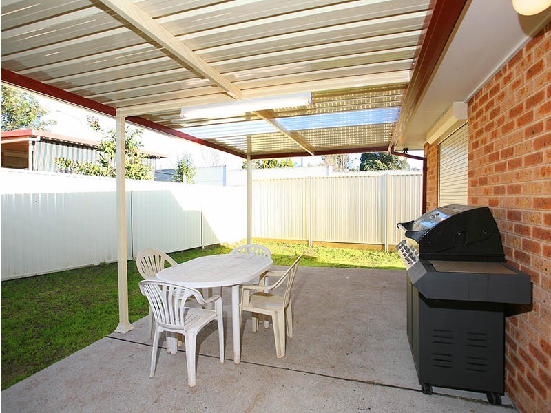 8 Dorrie Place, Quakers Hill NSW 2763