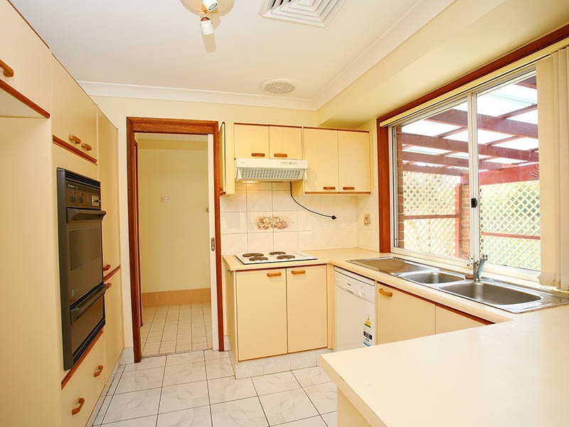 9 Oaktree Grove, Prospect NSW 2148