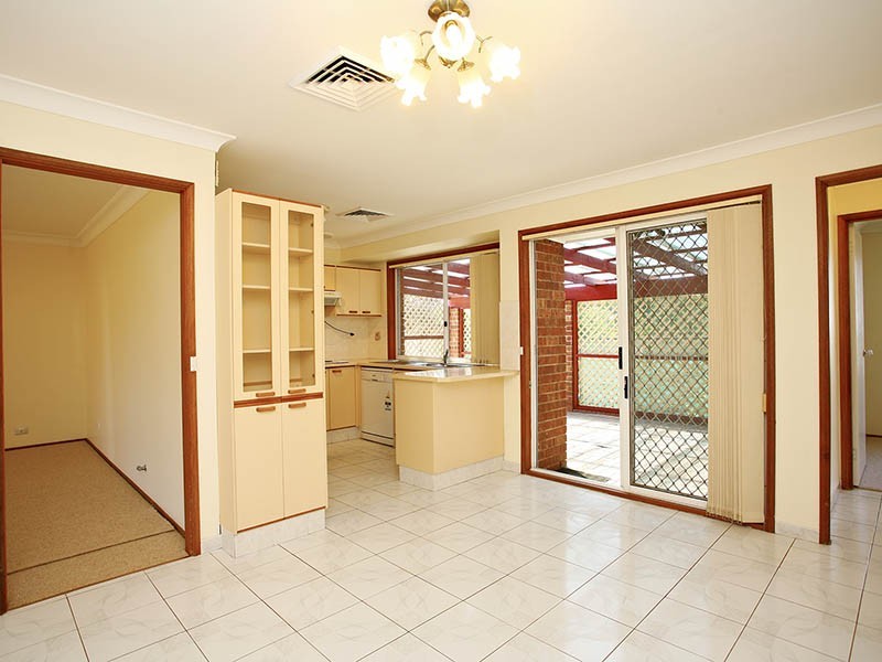 9 Oaktree Grove, Prospect NSW 2148