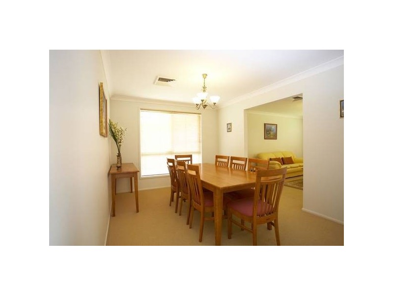 2 Silkyoak Close, Glenwood NSW 2768