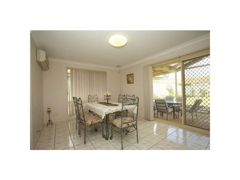 4 Sharrock Ave, Glenwood NSW 2768