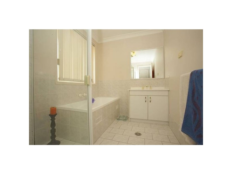 4 Sharrock Ave, Glenwood NSW 2768