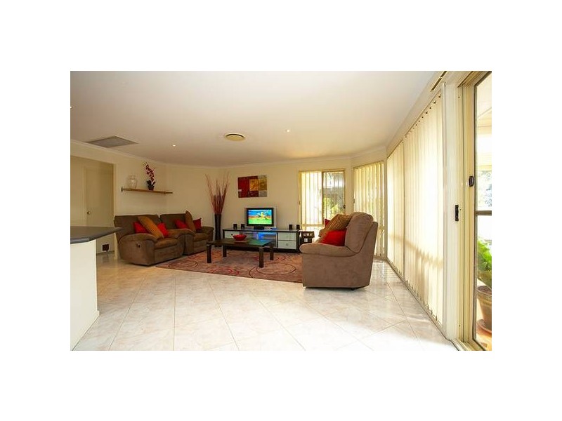 16 Harcourt Grove, Glenwood NSW 2768