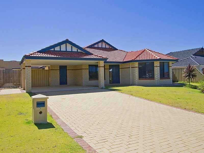 35 Crown Point Crescent, Butler WA 6036