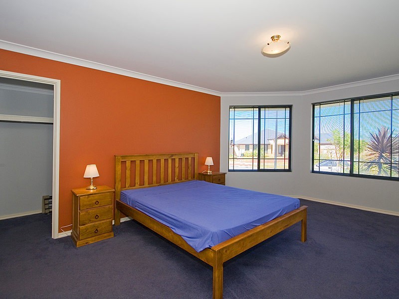 35 Crown Point Crescent, Butler WA 6036