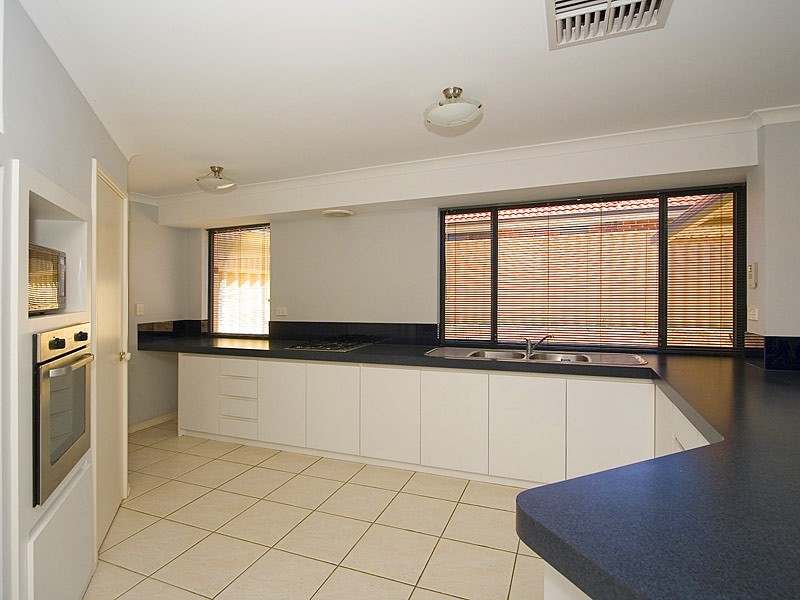 35 Crown Point Crescent, Butler WA 6036