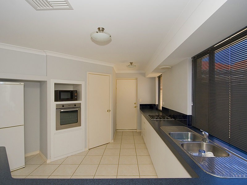 35 Crown Point Crescent, Butler WA 6036