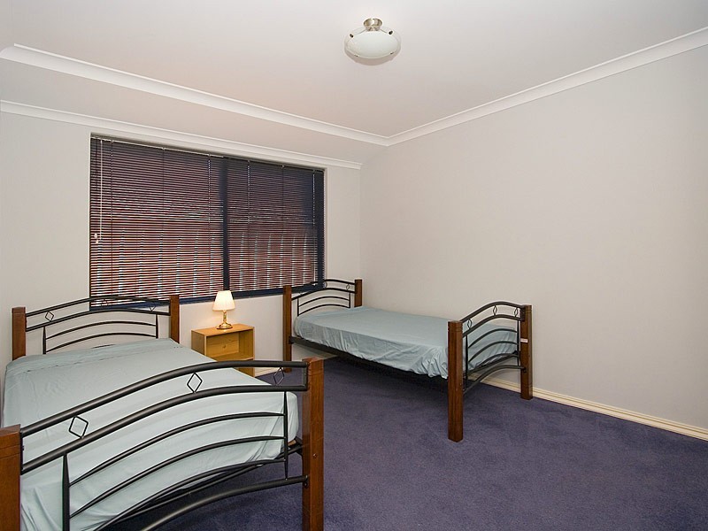 35 Crown Point Crescent, Butler WA 6036