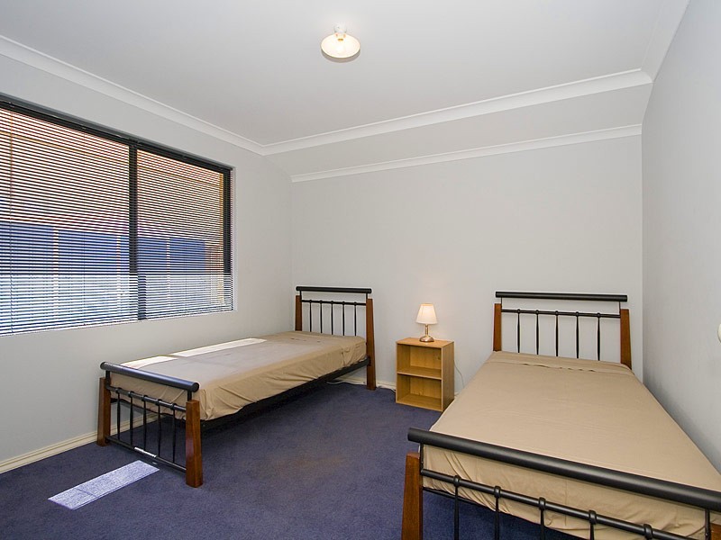 35 Crown Point Crescent, Butler WA 6036