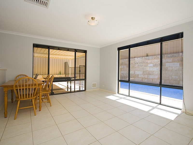 35 Crown Point Crescent, Butler WA 6036