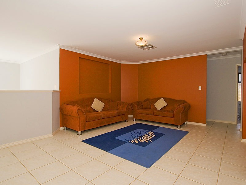 35 Crown Point Crescent, Butler WA 6036