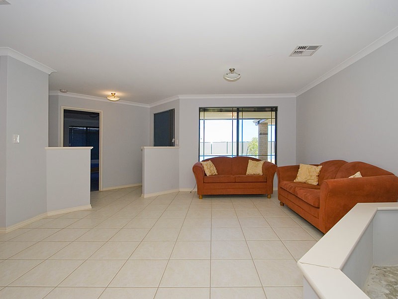 35 Crown Point Crescent, Butler WA 6036
