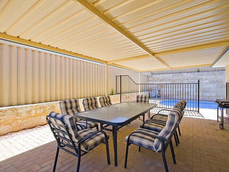 35 Crown Point Crescent, Butler WA 6036