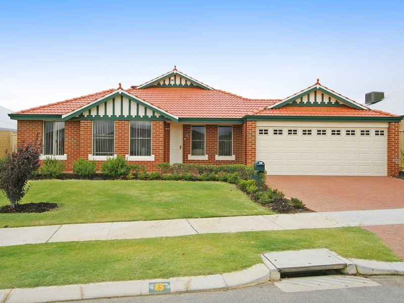 8 Sanderstead Loop, Butler WA 6036