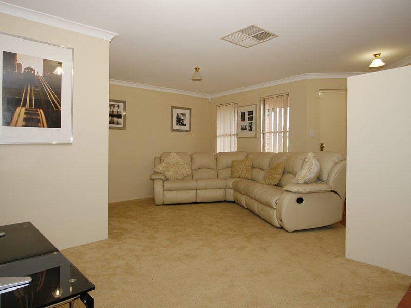 8 Sanderstead Loop, Butler WA 6036