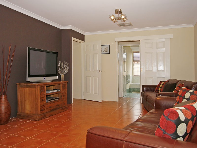 8 Sanderstead Loop, Butler WA 6036