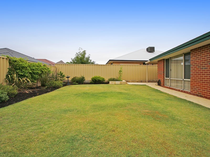 8 Sanderstead Loop, Butler WA 6036