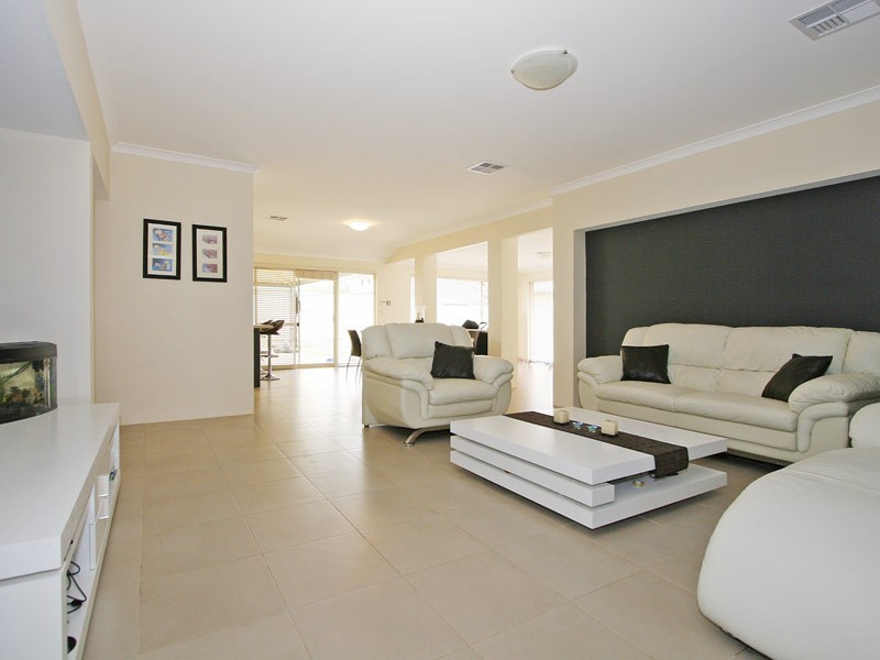 3 Admiralty Road, Jindalee WA 6036