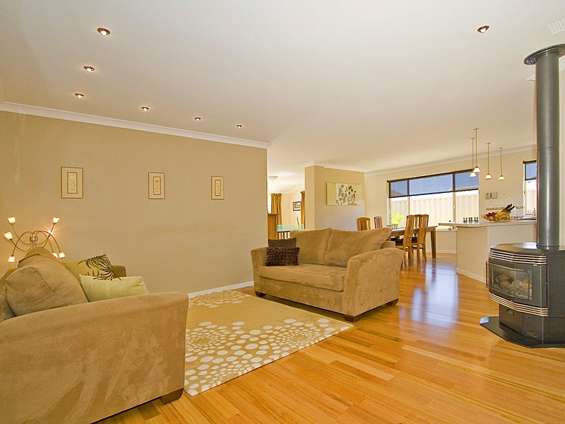 17 Covington Promenade, Butler WA 6036