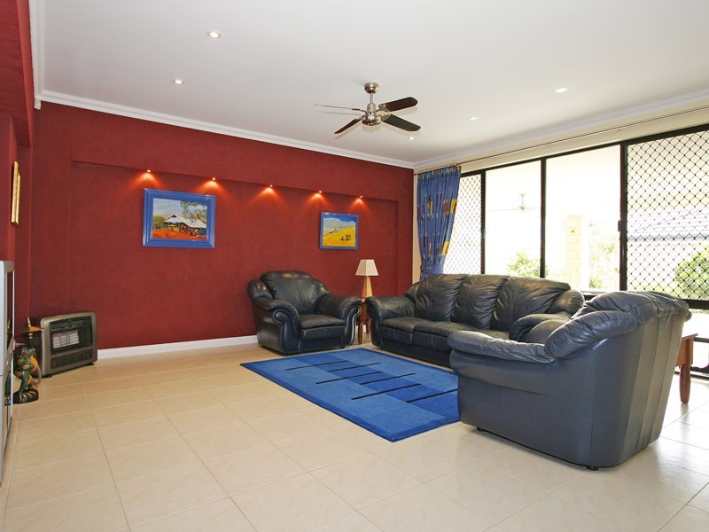 8 Baddesley Street, Butler WA 6036