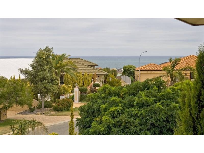2 Thimble Court, Ocean Reef WA 6027