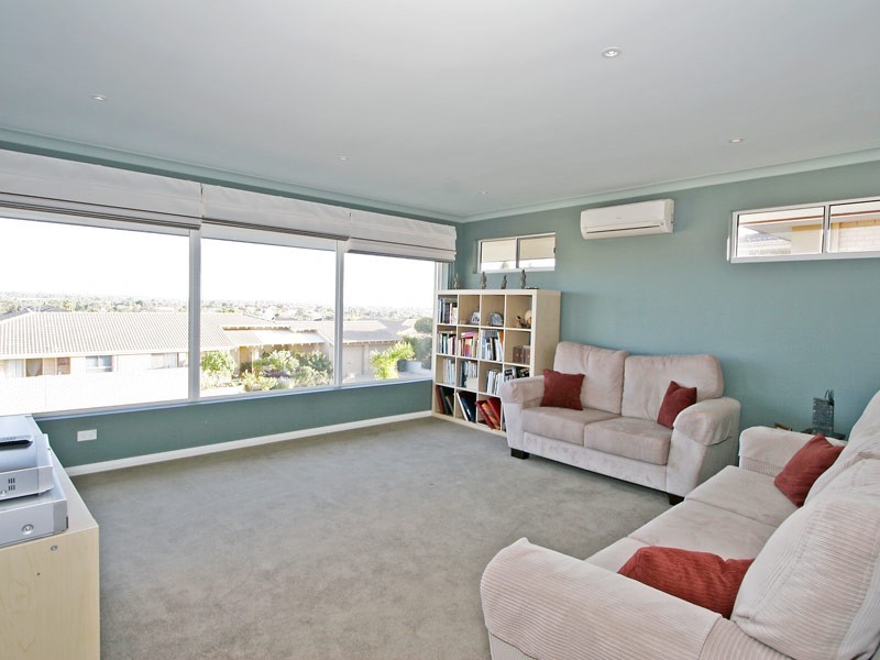 2 Thimble Court, Ocean Reef WA 6027