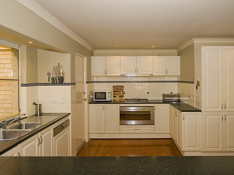 2 Thimble Court, Ocean Reef WA 6027